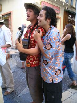 los figaros dans la rue _ photo rené lavergne 2005